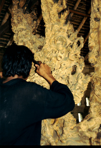 bali - wood carving near ubud 3.jpg